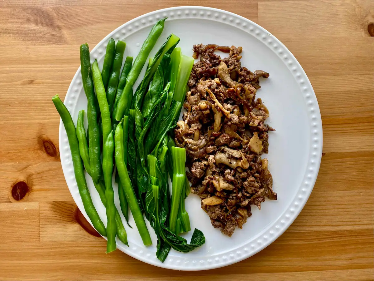 Beef & Oyster Mushroom Sauté with French Beans and Yu Choy Sum